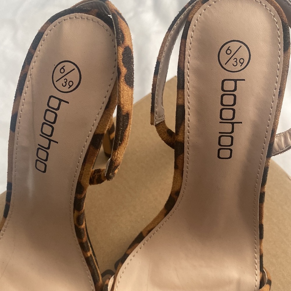 Pointed toe Leopard heel - Picture 4 of 4